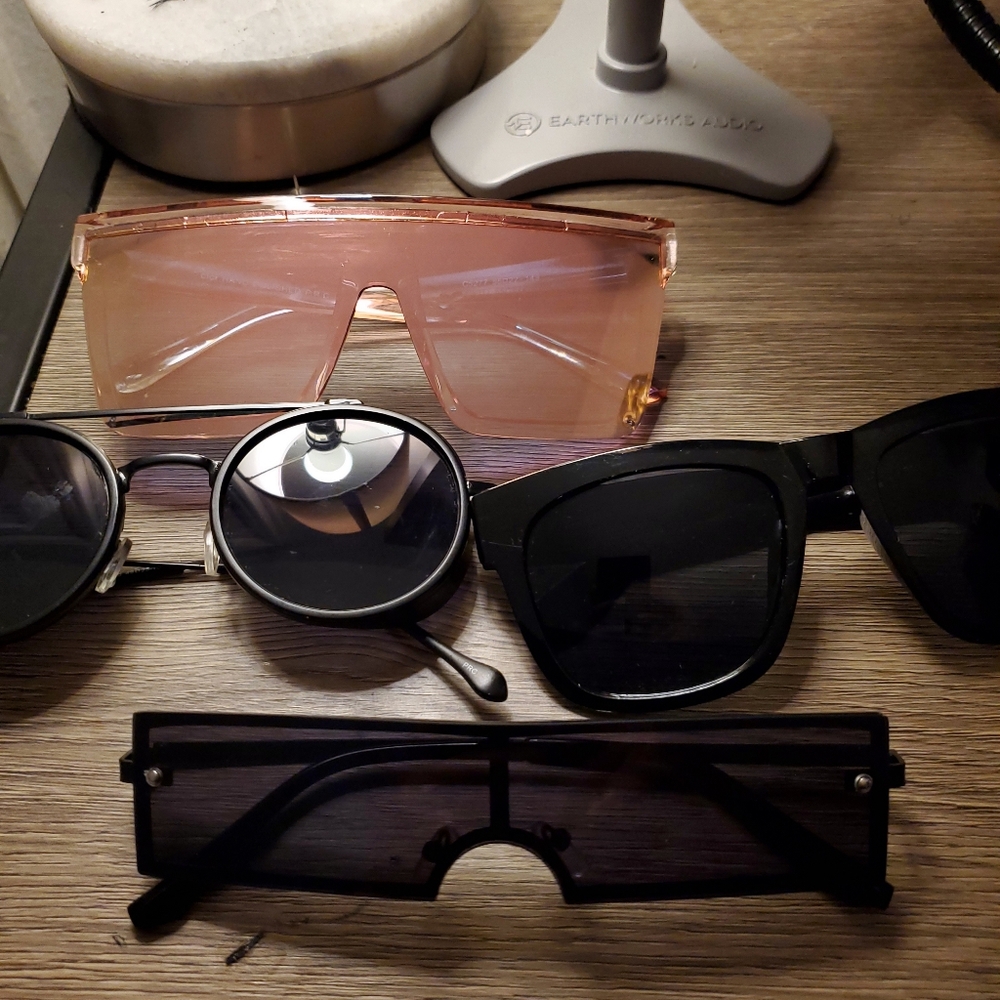 Lot of sunglasses